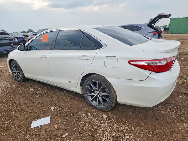 2015 TOYOTA CAMRY