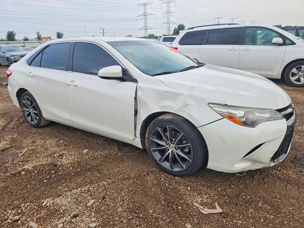 2015 TOYOTA CAMRY