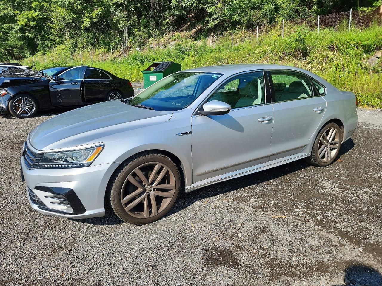 2017 VOLKSWAGEN PASSAT