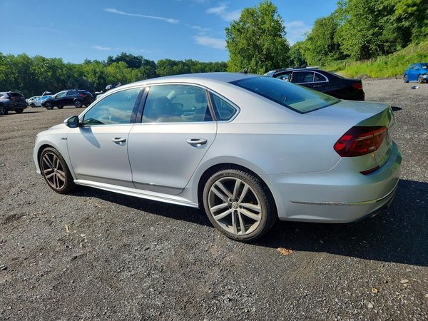 2017 VOLKSWAGEN PASSAT