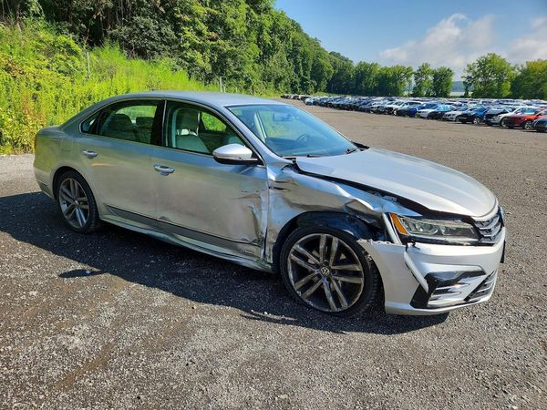 2017 VOLKSWAGEN PASSAT