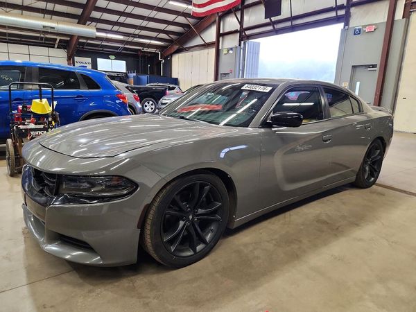 2017 DODGE CHARGER SXT