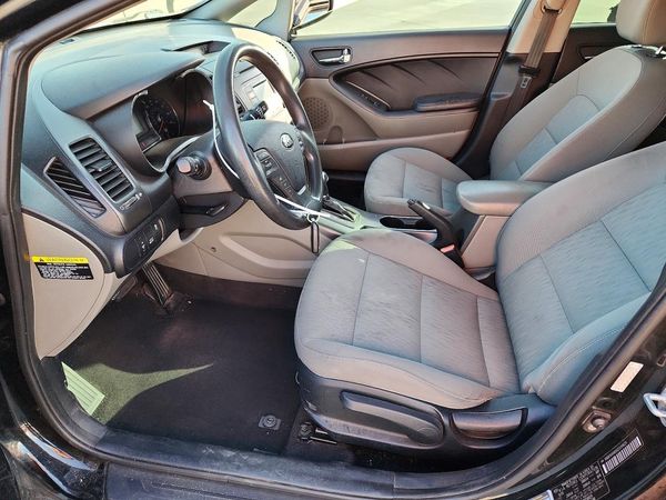 2016 KIA FORTE GL (Middle-Low Grade)