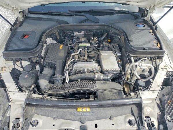 2019 MERCEDES-BENZ GLC-CLASS GLC300 — Engine bay
