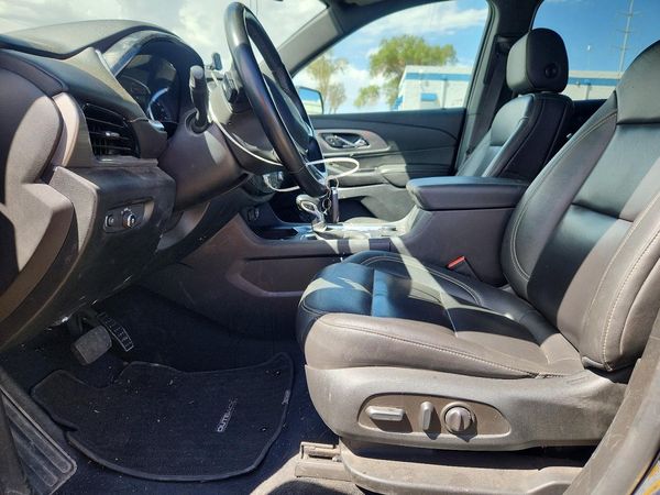 2023 CHEVROLET TRAVERSE LT