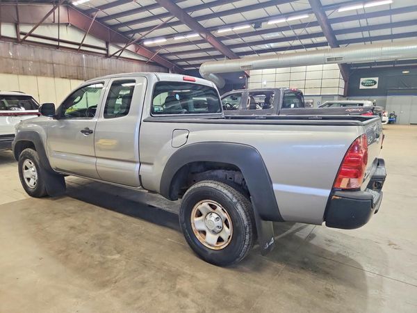 2015 TOYOTA TACOMA Delux Grade