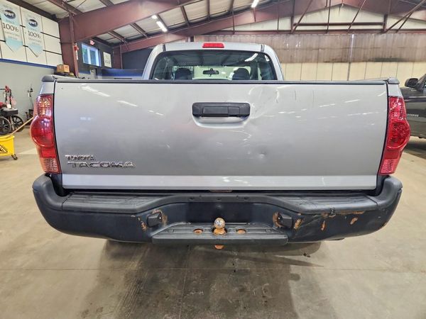 2015 TOYOTA TACOMA Delux Grade