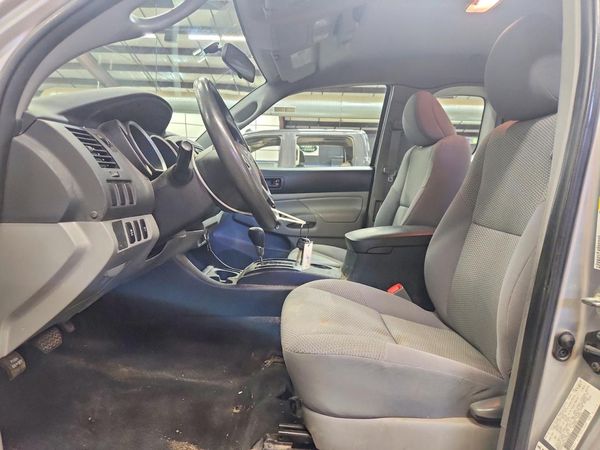 2015 TOYOTA TACOMA Delux Grade