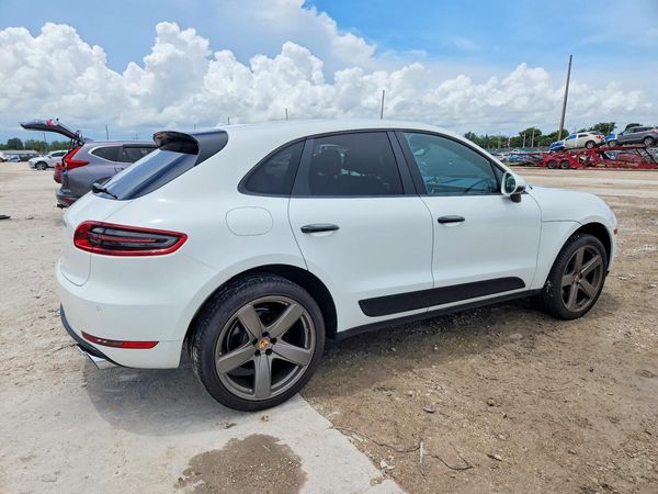 2018 PORSCHE MACAN