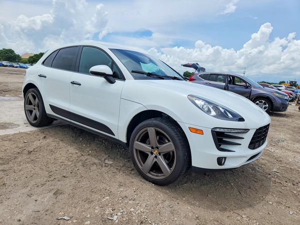 2018 PORSCHE MACAN