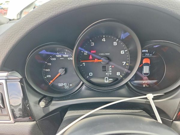 2018 PORSCHE MACAN