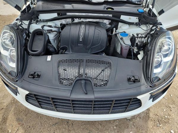 2018 PORSCHE MACAN