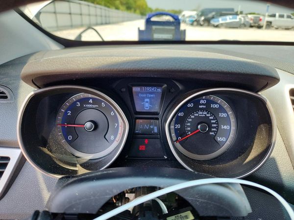 2014 HYUNDAI ELANTRA STD, Style, Tech