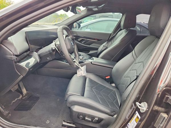 2025 BMW 530 xDrive — DENT