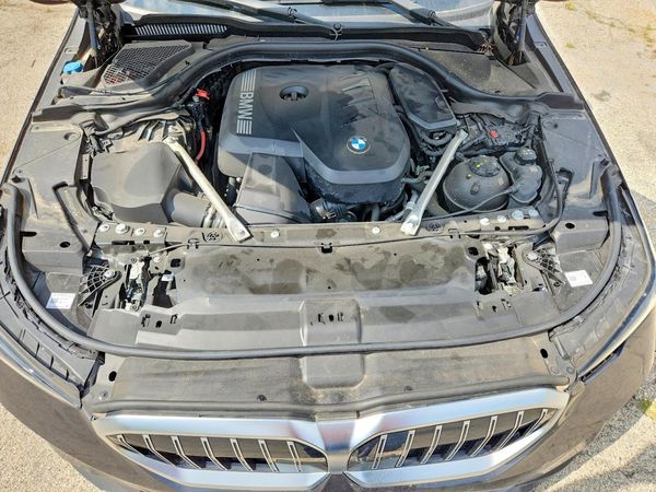 2025 BMW 530 xDrive — Engine bay