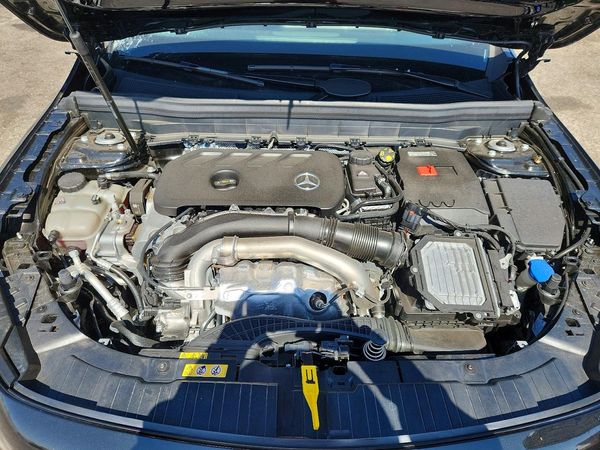 2026 MERCEDES-BENZ GLB GLB250