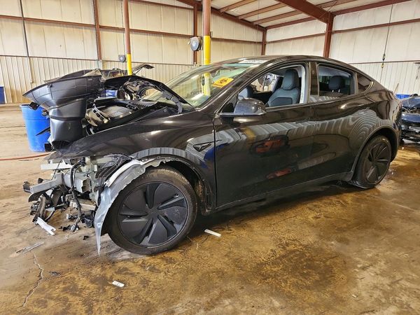 2026 TESLA MODEL Y — DSFA — Front 3/4