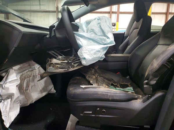 2026 TESLA MODEL Y — DENT