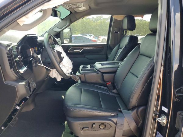 2026 CHEVROLET SILVERADO LT — DENT