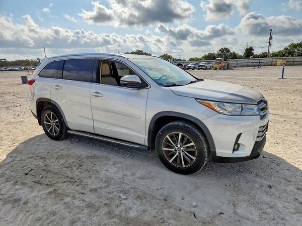 2017 TOYOTA HIGHLANDER SE/XLE