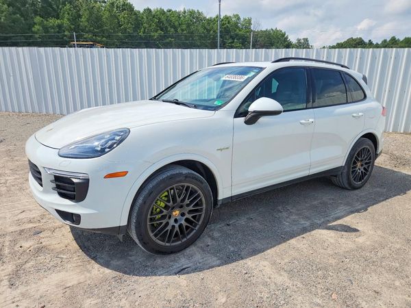 2017 PORSCHE CAYENNE