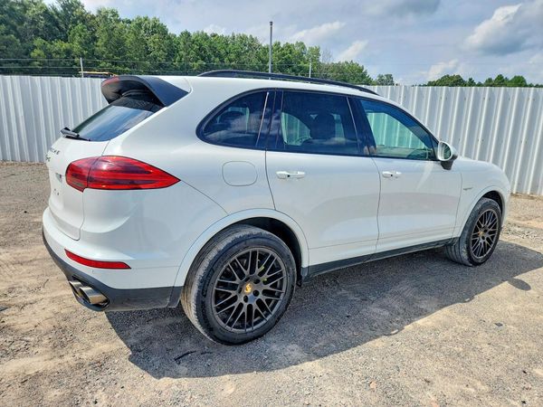 2017 PORSCHE CAYENNE E-Hybrid