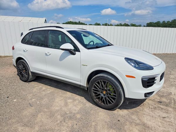 2017 PORSCHE CAYENNE E-Hybrid