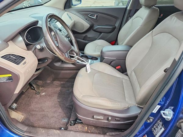 2015 HYUNDAI TUCSON GLS (Middle)