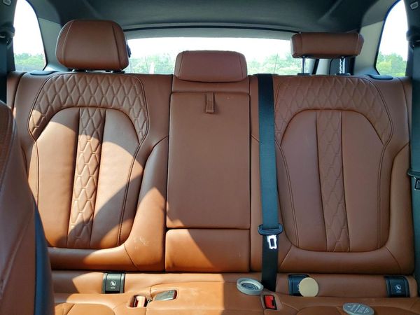 2021 BMW X5 M50i