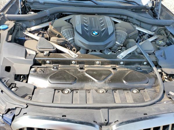 2021 BMW X5 M50i