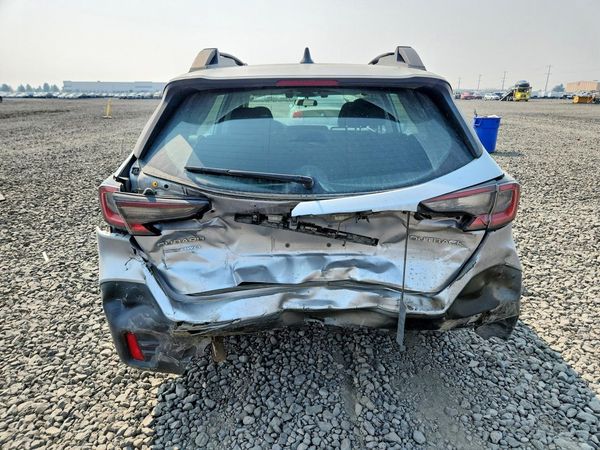 2022 SUBARU OUTBACK Base