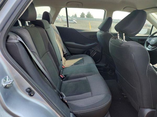2022 SUBARU OUTBACK Base