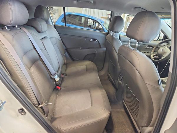 2015 KIA SPORTAGE GL - Middle-low