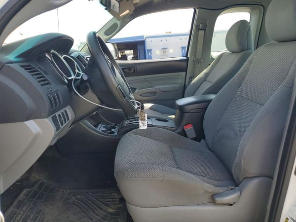 2015 TOYOTA TACOMA Delux Grade