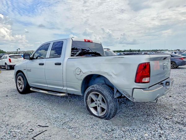 2014 RAM 1500 ST QUAD CAB 4X2