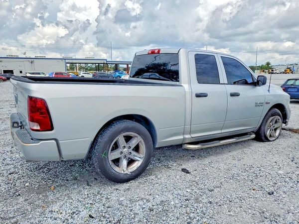 2014 RAM 1500 ST QUAD CAB 4X2
