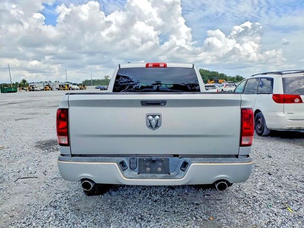 2014 RAM 1500 ST QUAD CAB 4X2