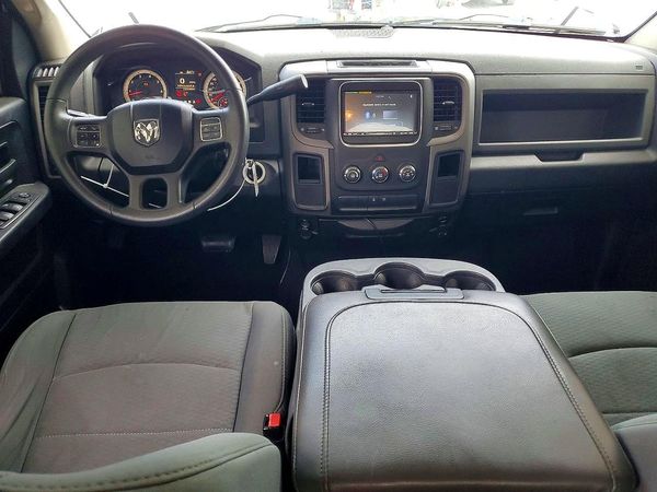 2014 RAM 1500 ST QUAD CAB 4X2
