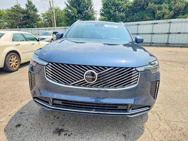 2026 VOLVO XC90 Ultra Bright