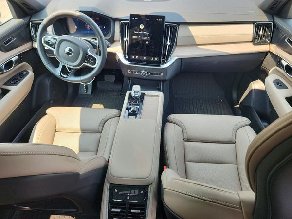 2026 VOLVO XC90 Ultra Bright