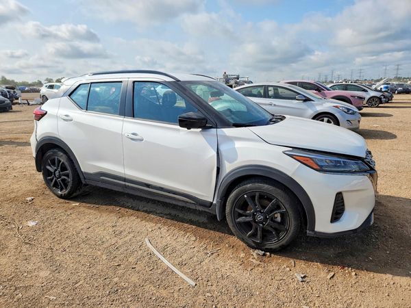 2024 NISSAN KICKS SR