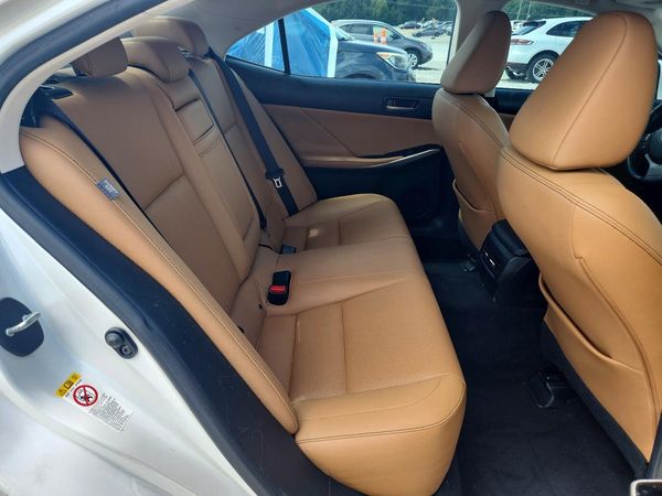 2017 LEXUS IS 200t