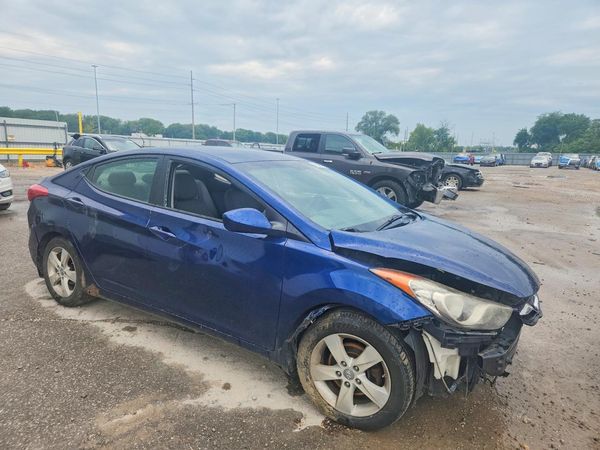 2013 HYUNDAI ELANTRA