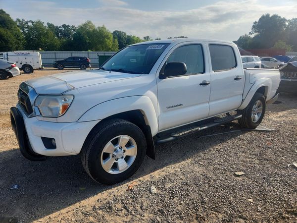 2015 TOYOTA TACOMA Delux Grade
