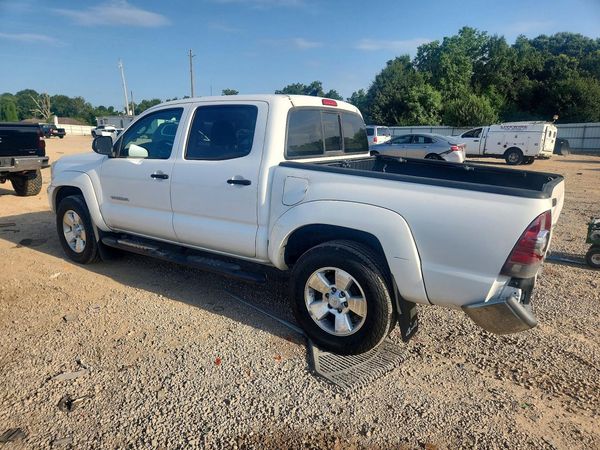 2015 TOYOTA TACOMA Delux Grade
