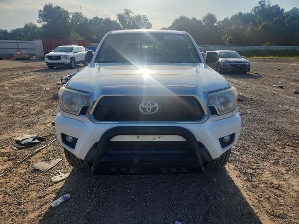 2015 TOYOTA TACOMA Delux Grade