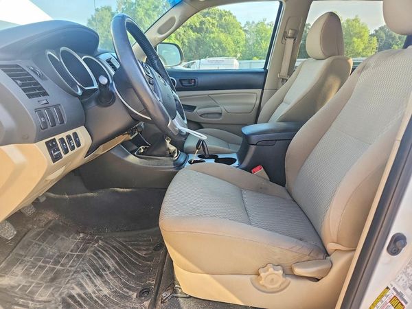 2015 TOYOTA TACOMA Delux Grade