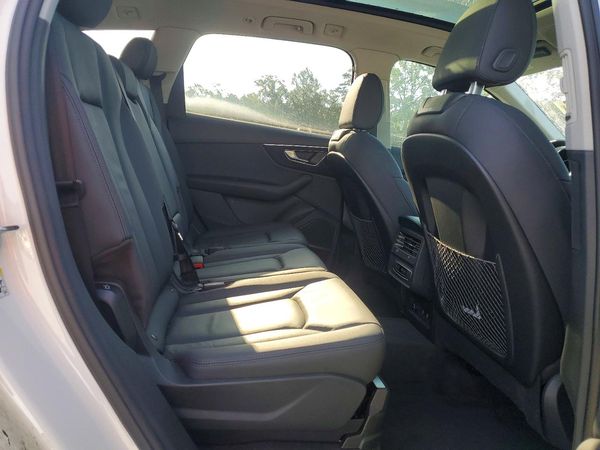 2022 AUDI Q7 quattro Premium Plus