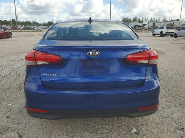 2017 KIA FORTE LX Base