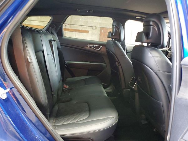 2024 KIA SPORTAGE X-LINE